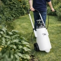 cisnieniowy-opryskiwacz-ogrodowy-12l-na-kolach-gardetech-11212-pro-do-ogrodu.webp