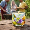 swieca-zapachowa-na-komary-woskowa-citronella-odstraszajaca-w-szkle-przy-grillu.webp