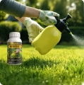 profesjonalny-srodek-na-klescze-do-oprysku-strong-250-ml-dla-profesjonalistow1.webp
